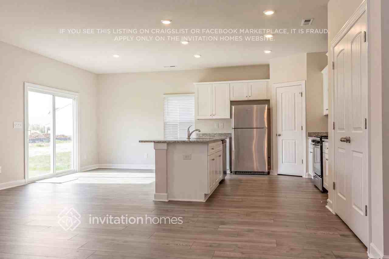 3439 Quintana Dr - Photo 5 of 23