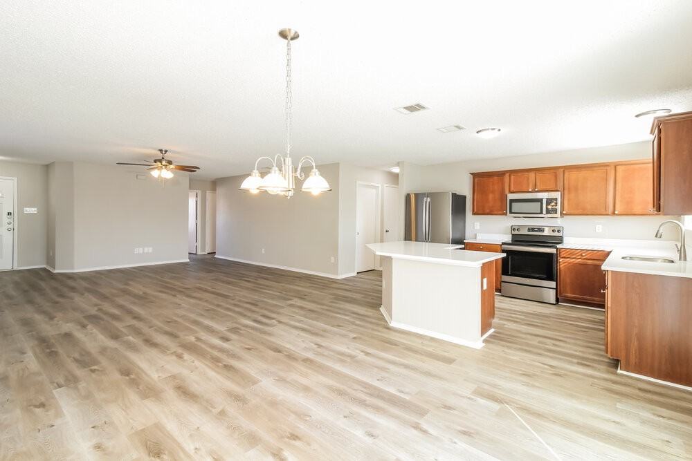 10412 Woodruff Ct - Photo 6 of 16