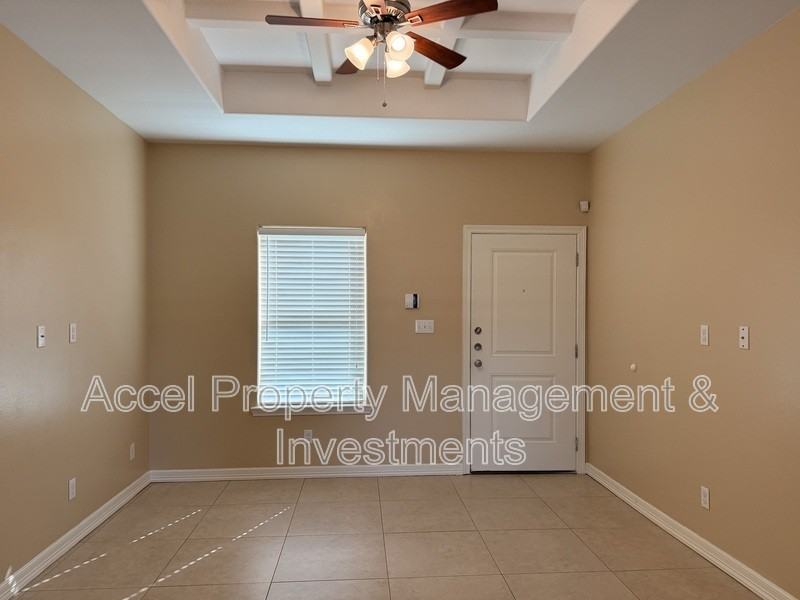 2600 E Garfield Ave #1 - Photo 2 of 19