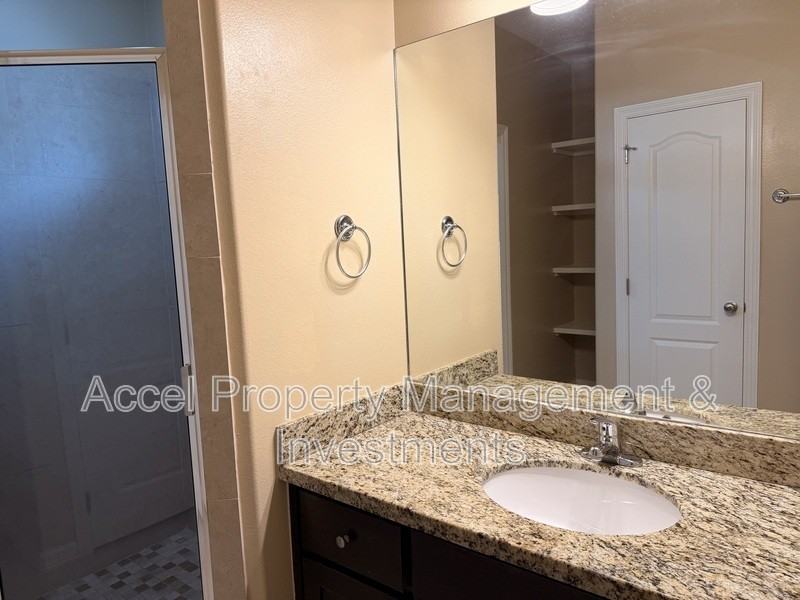 2600 E Garfield Ave #1 - Photo 6 of 19