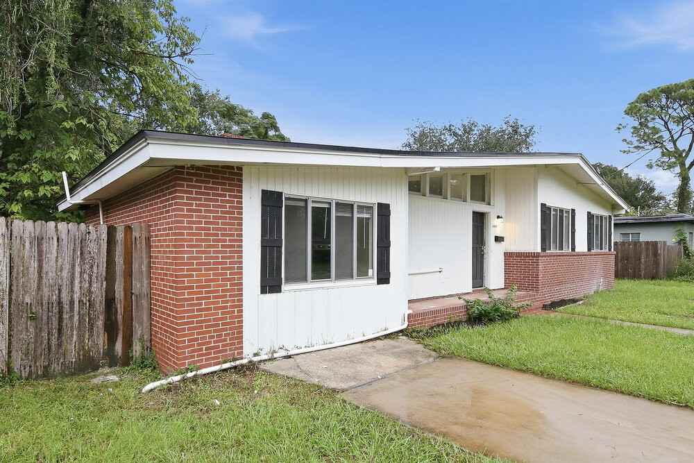 6041 Terry Parker Dr N - Photo 3 of 16