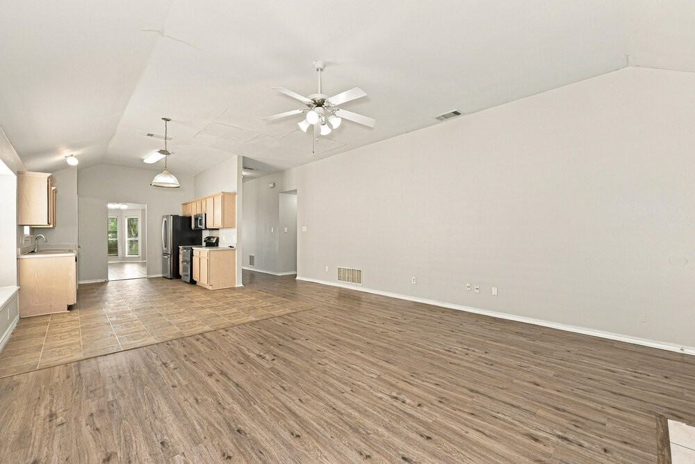 633 Crystal Brook Dr - Photo 3 of 16