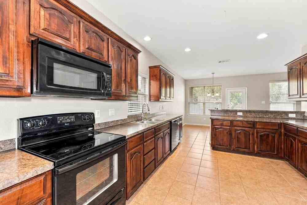 5021 Britton Ridge Ln - Photo 7 of 17
