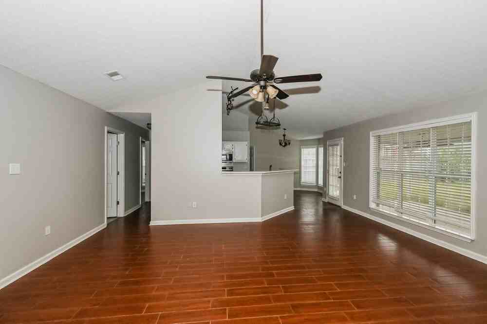 1923 Clairmont Dr - Photo 3 of 16