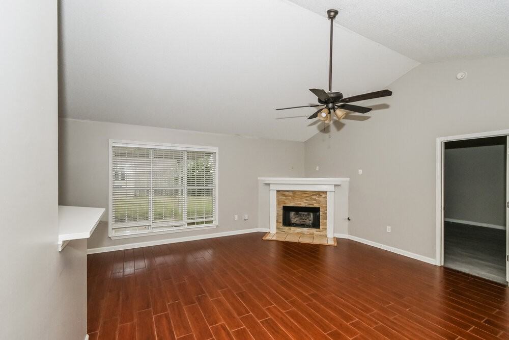 1923 Clairmont Dr - Photo 5 of 16