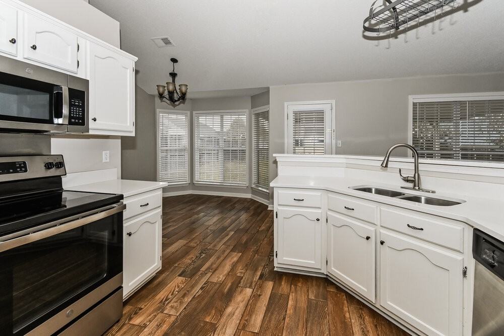 1923 Clairmont Dr - Photo 6 of 16