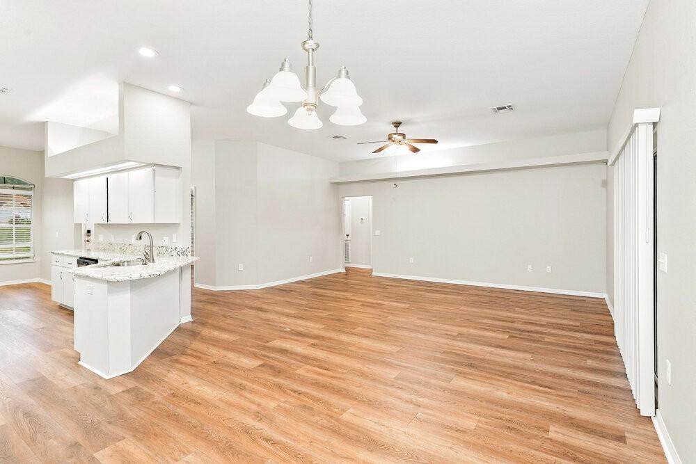 7607 Canterbury Cir - Photo 4 of 16