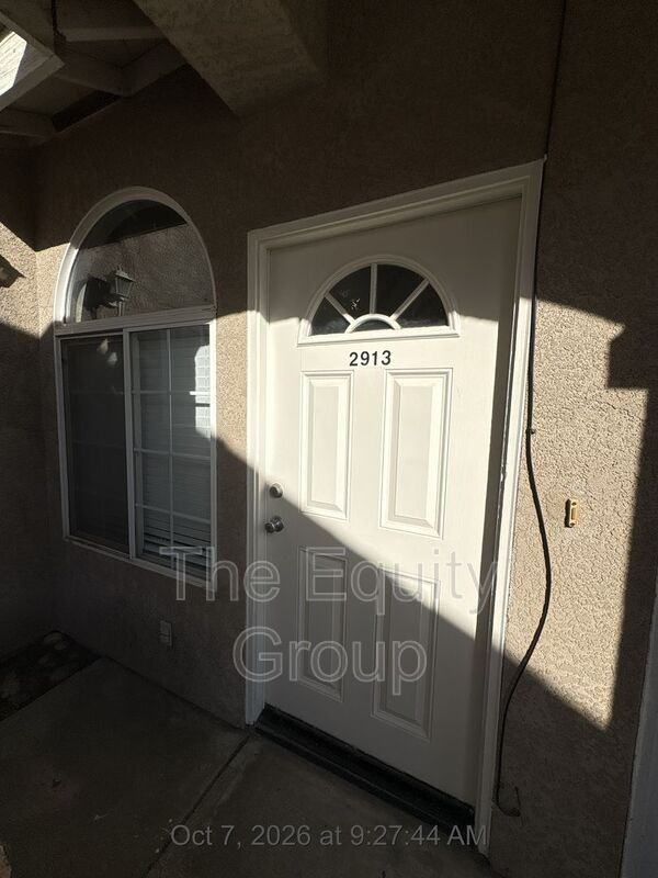 2913 S Sallee Ct - Photo 2 of 15