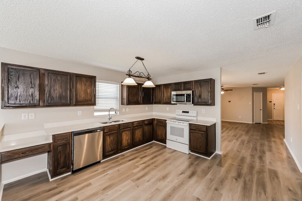 8412 Mild Creek Ln - Photo 5 of 16
