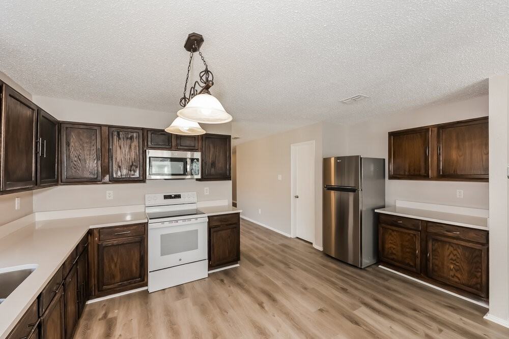 8412 Mild Creek Ln - Photo 6 of 16