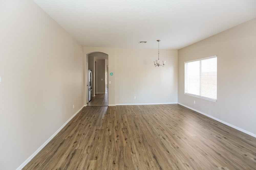 809 S 123rd Dr - Photo 4 of 16