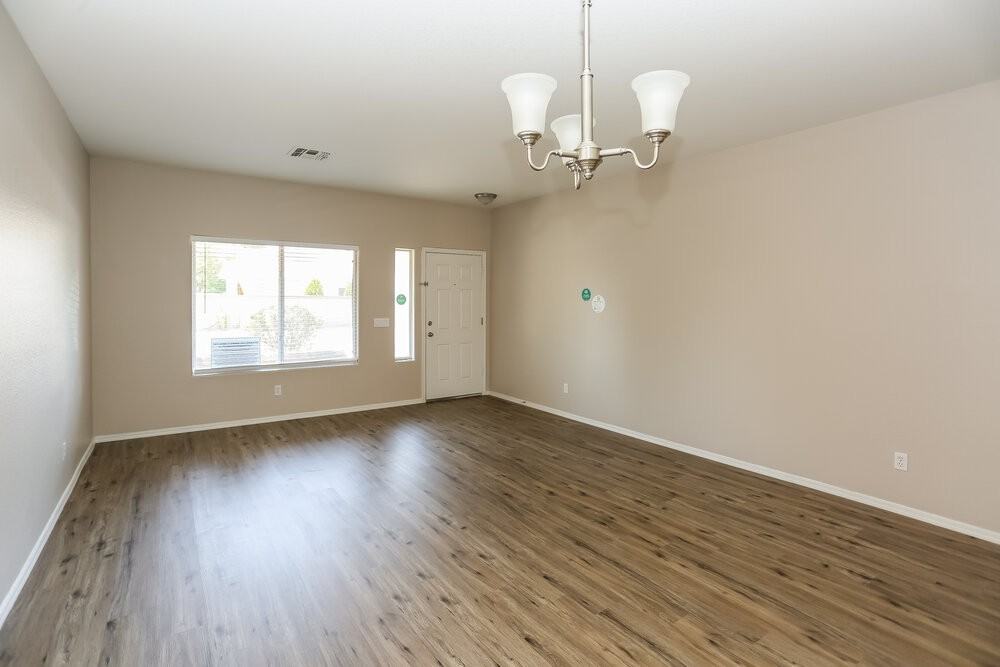 809 S 123rd Dr - Photo 5 of 16