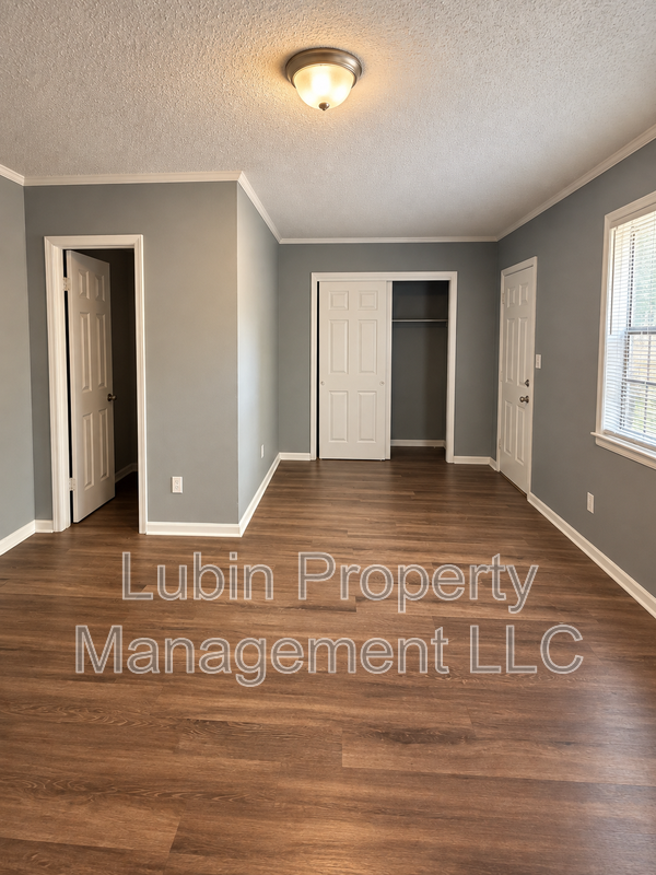 1574 Elvis Presley Blvd - Photo 2 of 6
