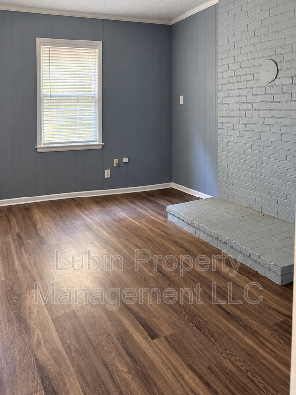 1574 Elvis Presley Blvd - Photo 3 of 6