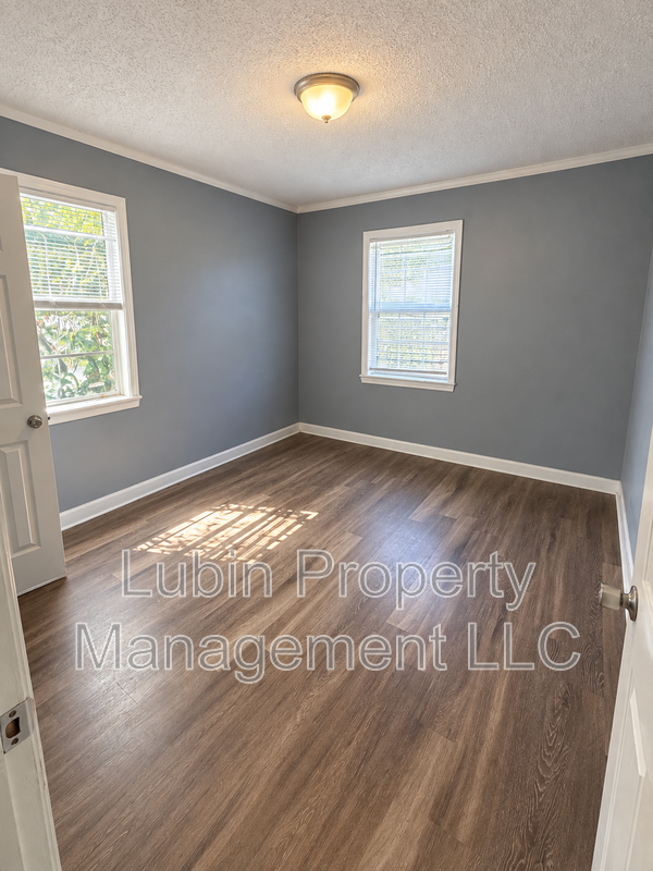 1574 Elvis Presley Blvd - Photo 4 of 6