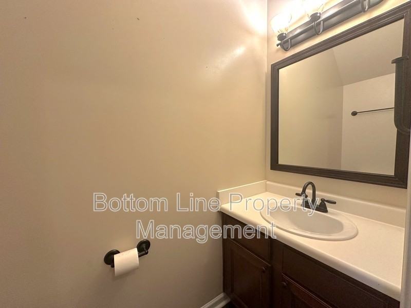 420 Goshawk Ln - Photo 4 of 27