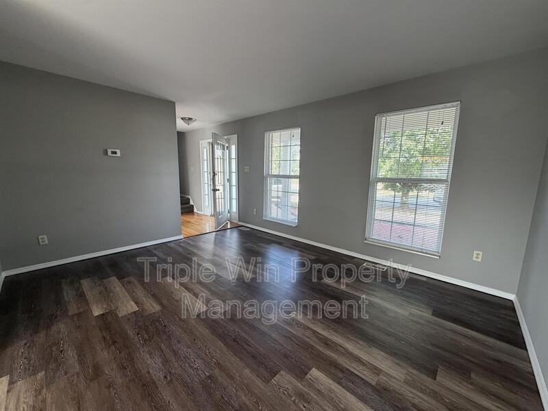 13006 Mystic Bend Ln - Photo 3 of 35