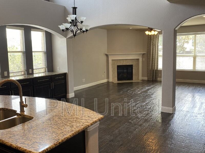 4108 Volk Ct - Photo 5 of 50