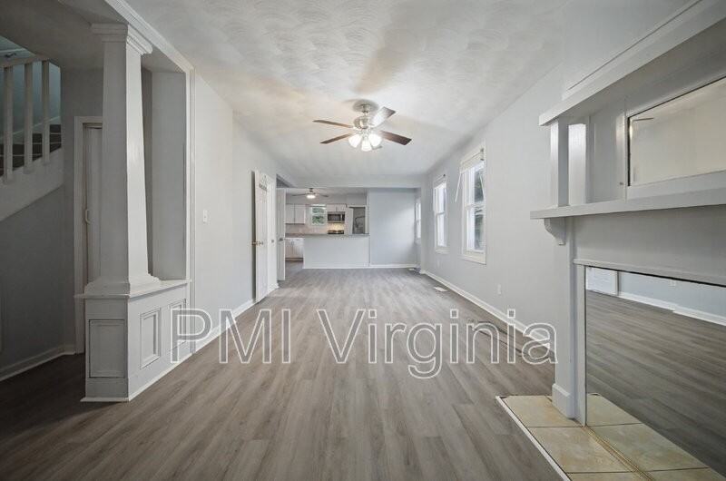 806 Summit Ave - Photo 4 of 32