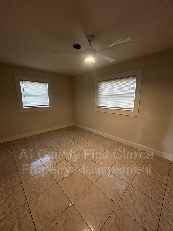 5050 62nd St N - Photo 5 of 17