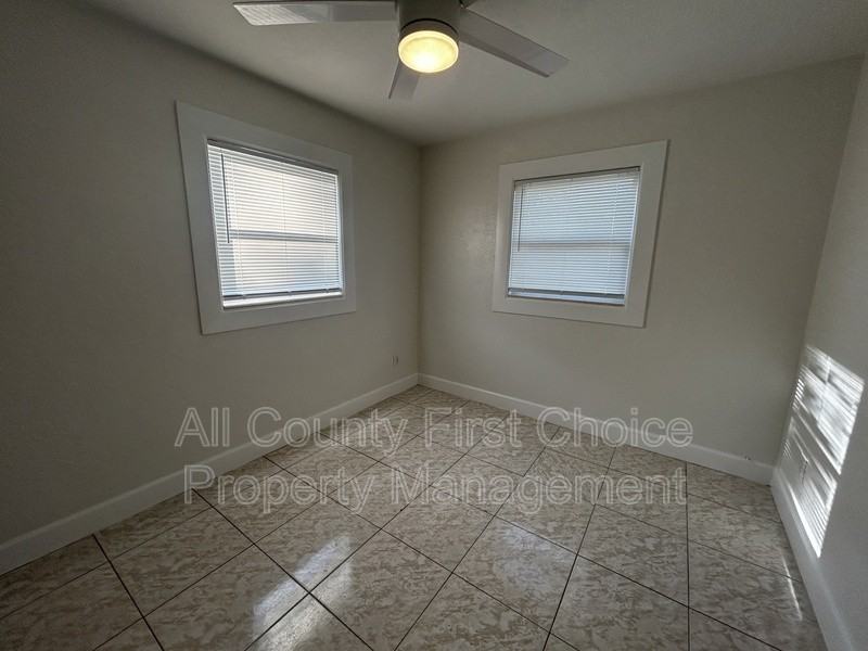 5050 62nd St N - Photo 7 of 17