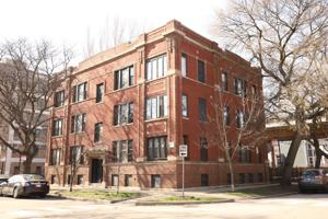 featured image of 1634 W Roscoe St #1E