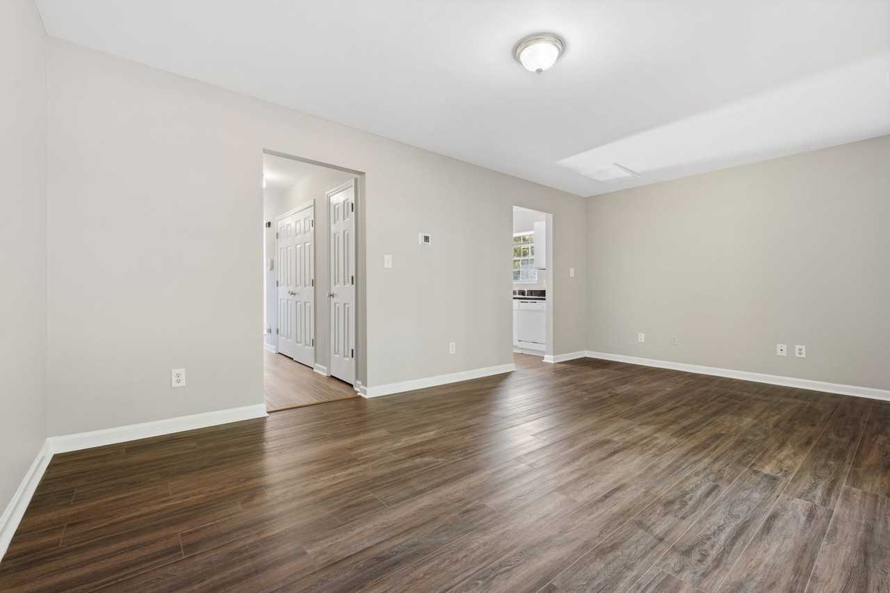 408 Cooper St - Photo 3 of 22