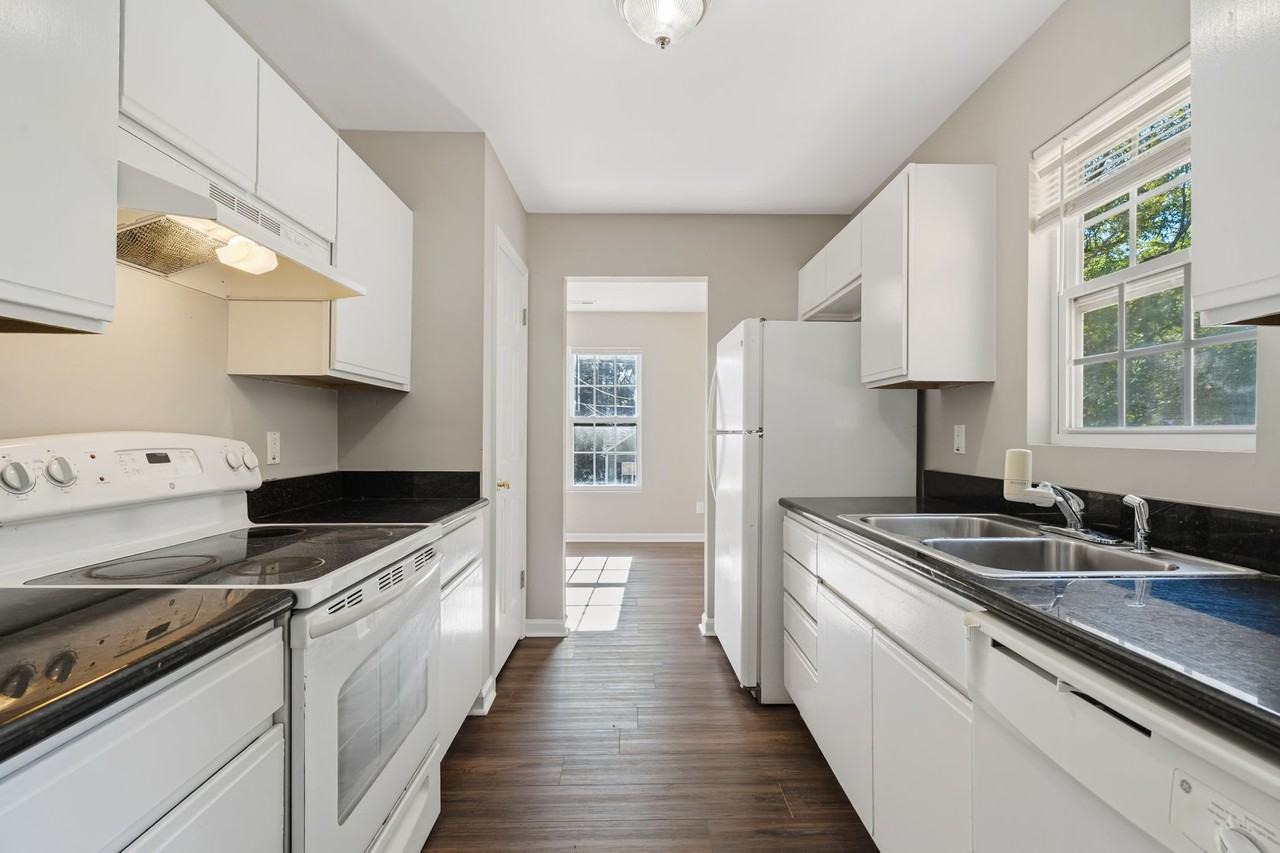 408 Cooper St - Photo 5 of 22