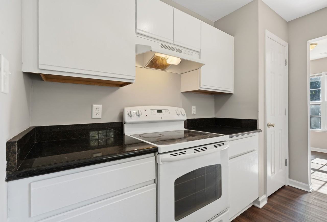 408 Cooper St - Photo 7 of 22