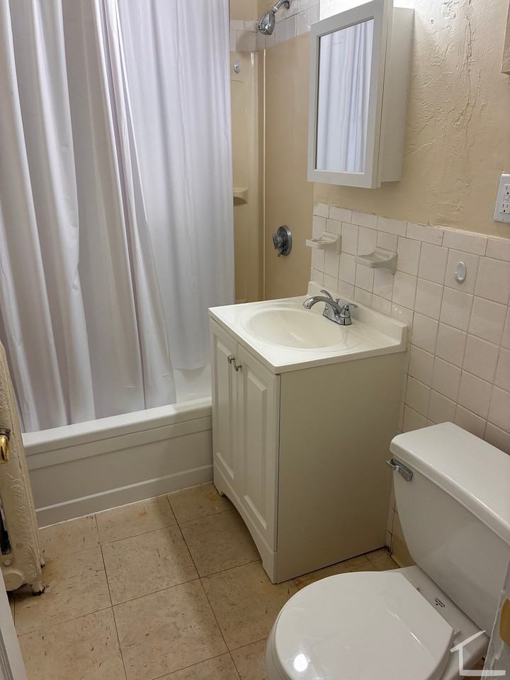 Gardner St #5 - Photo 5 of 9