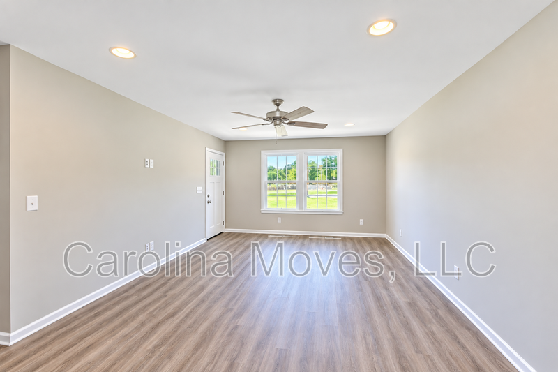3657 Farrs Bridge Rd #B - Photo 3 of 12