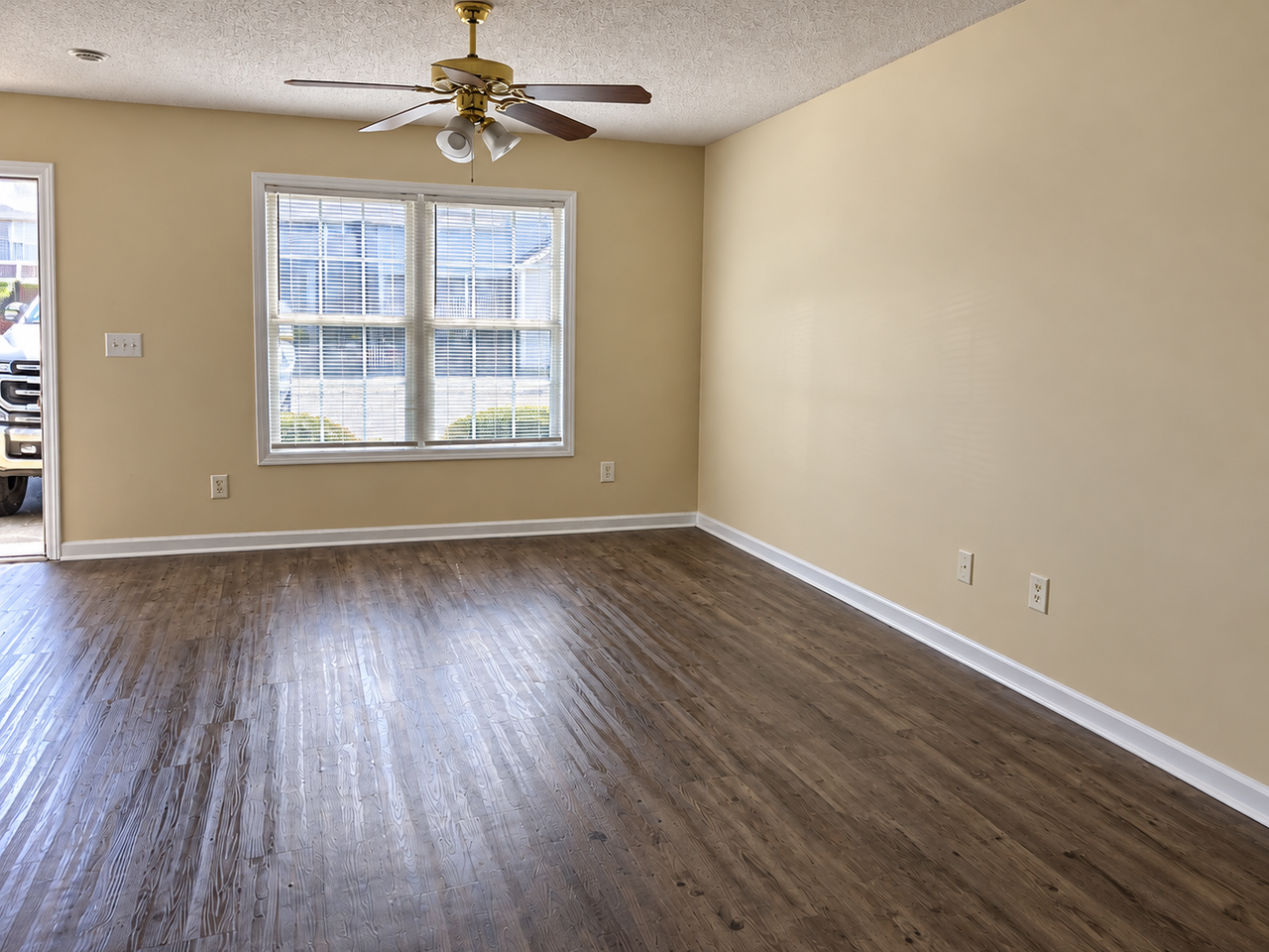 614 E Parker St #D - Photo 2 of 10