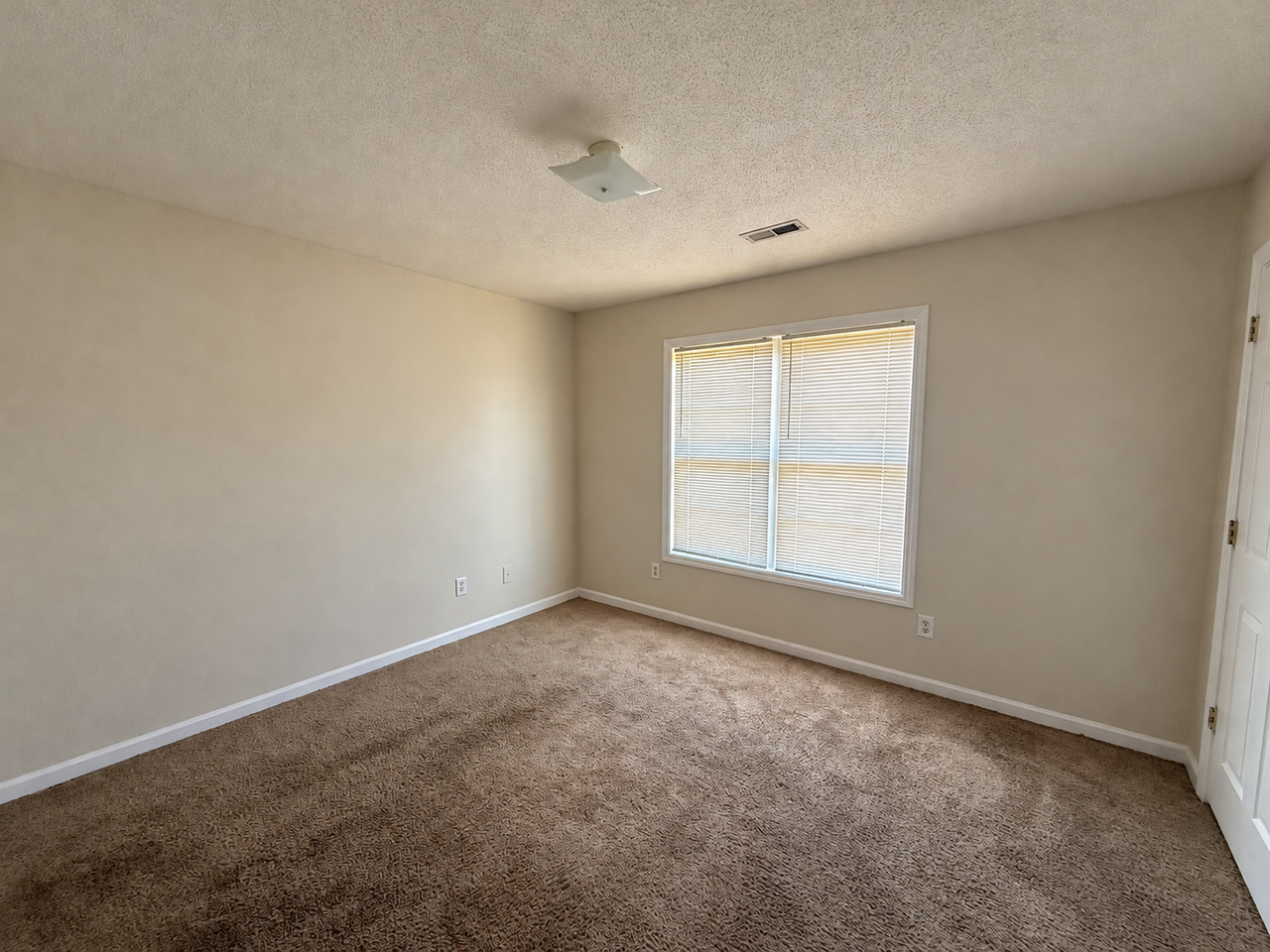 614 E Parker St #D - Photo 6 of 10