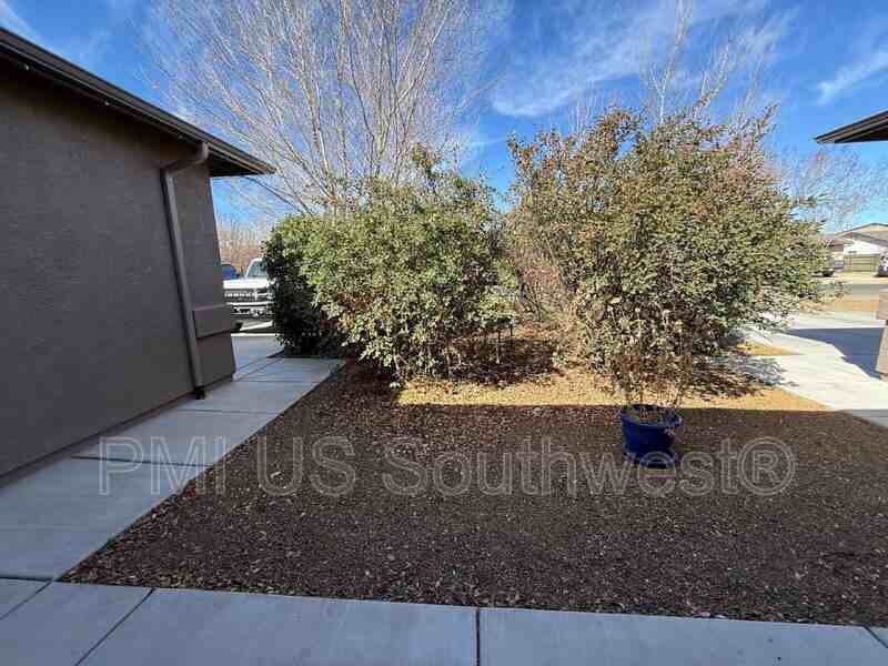 3195 N Corrine Dr #2 - Photo 2 of 35