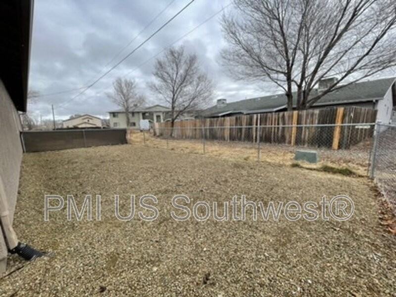3195 N Corrine Dr #2 - Photo 7 of 35