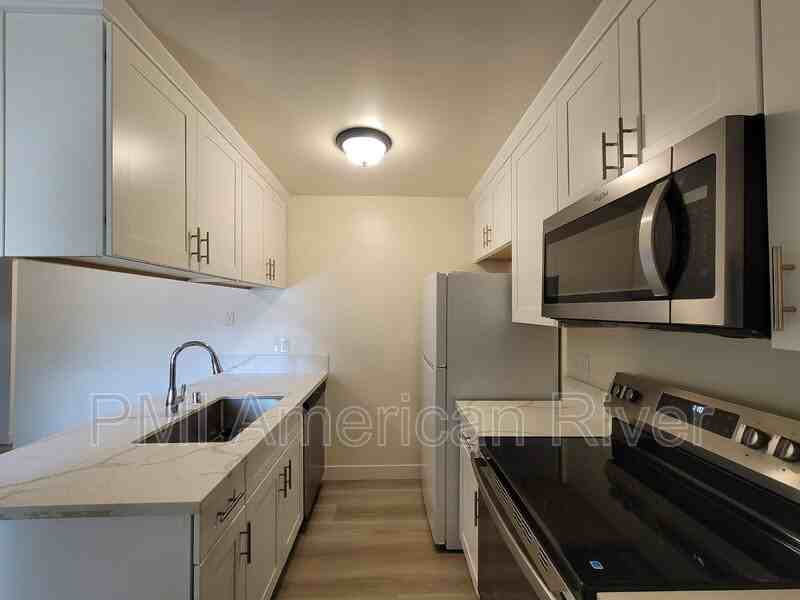 6501 Greenback Ln #1 - Photo 4 of 9