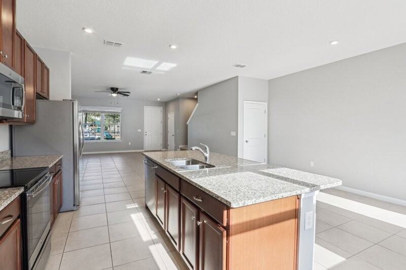 6013 Blue Lily Way - Photo 5 of 26