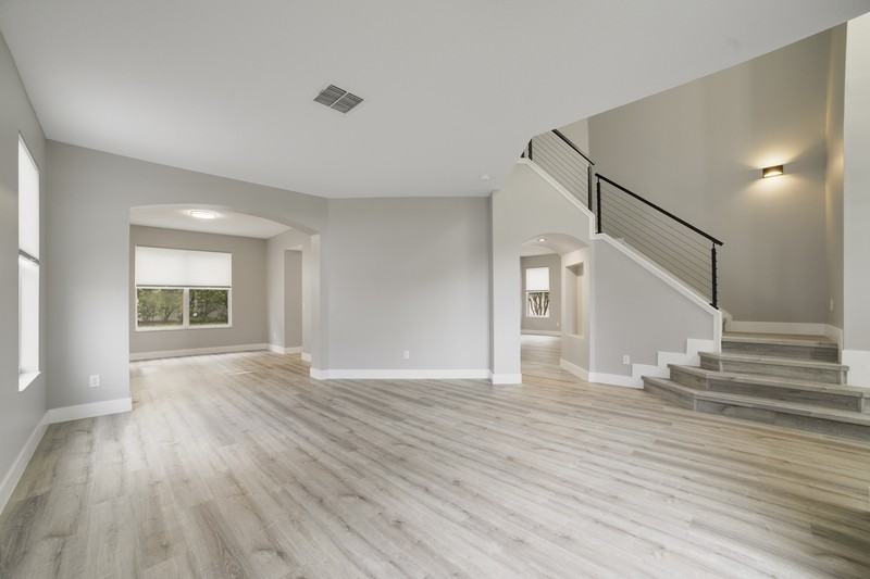 1054 Shadowmoss Dr - Photo 2 of 12