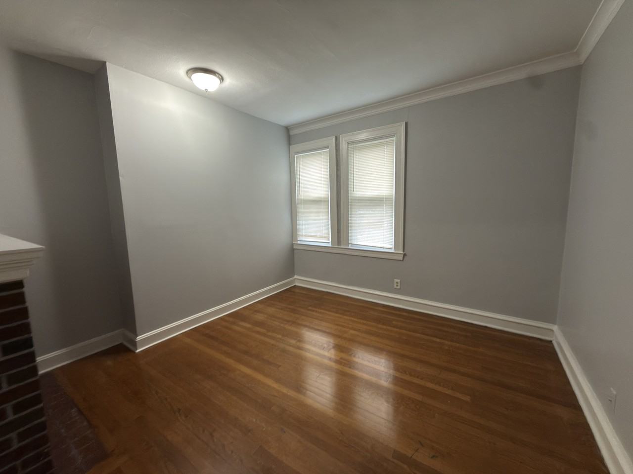 330 Laurel St - Photo 5 of 16