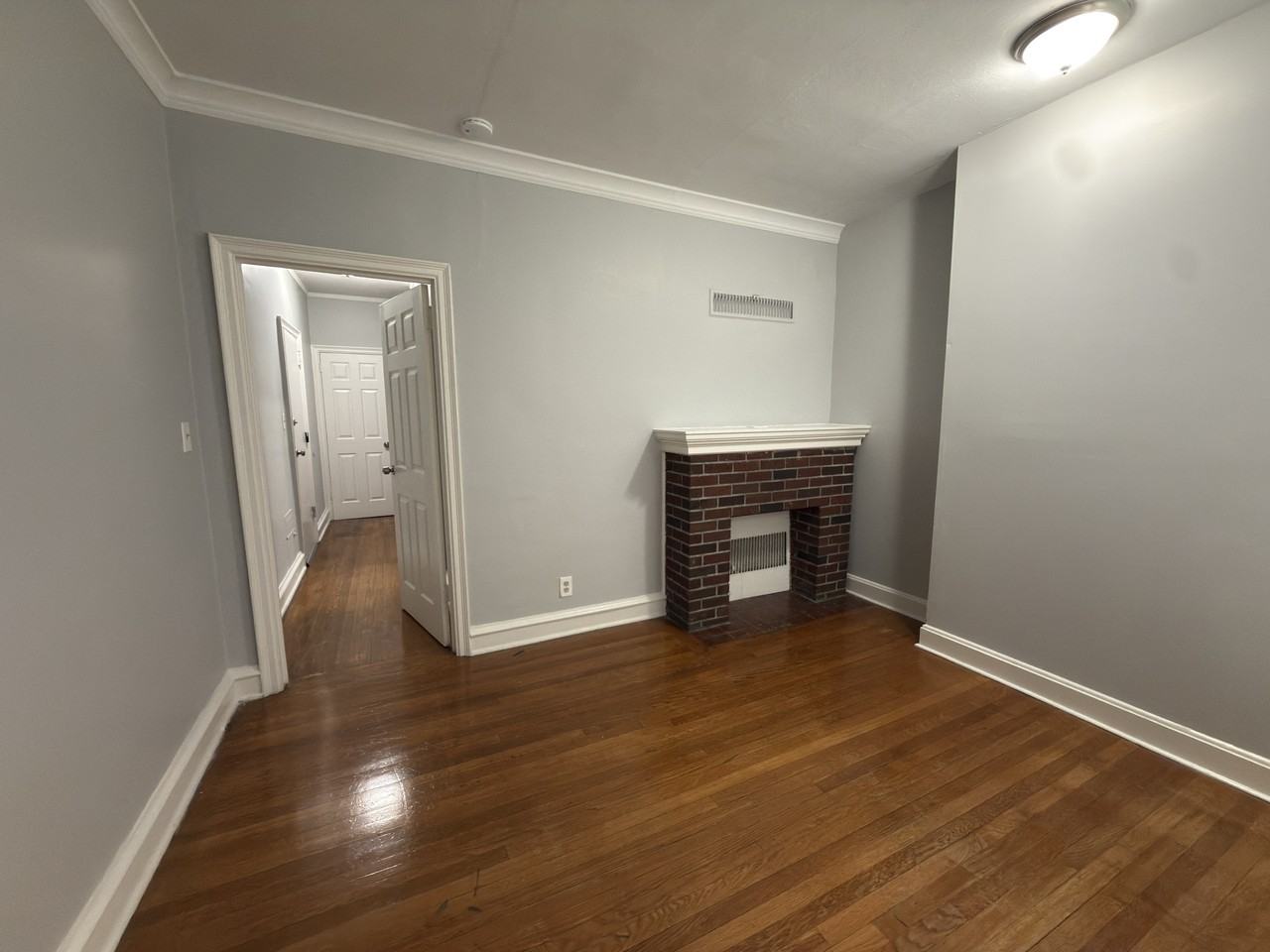 330 Laurel St - Photo 6 of 16