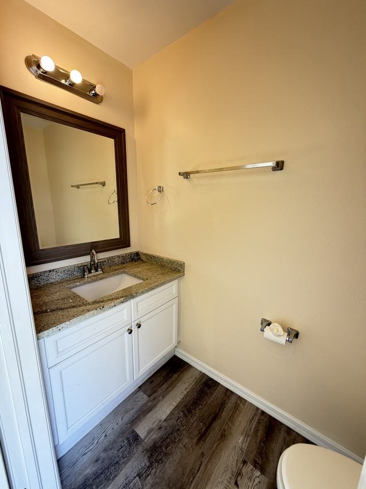 1019 Southeast 11th Street - Photo 7 of 13