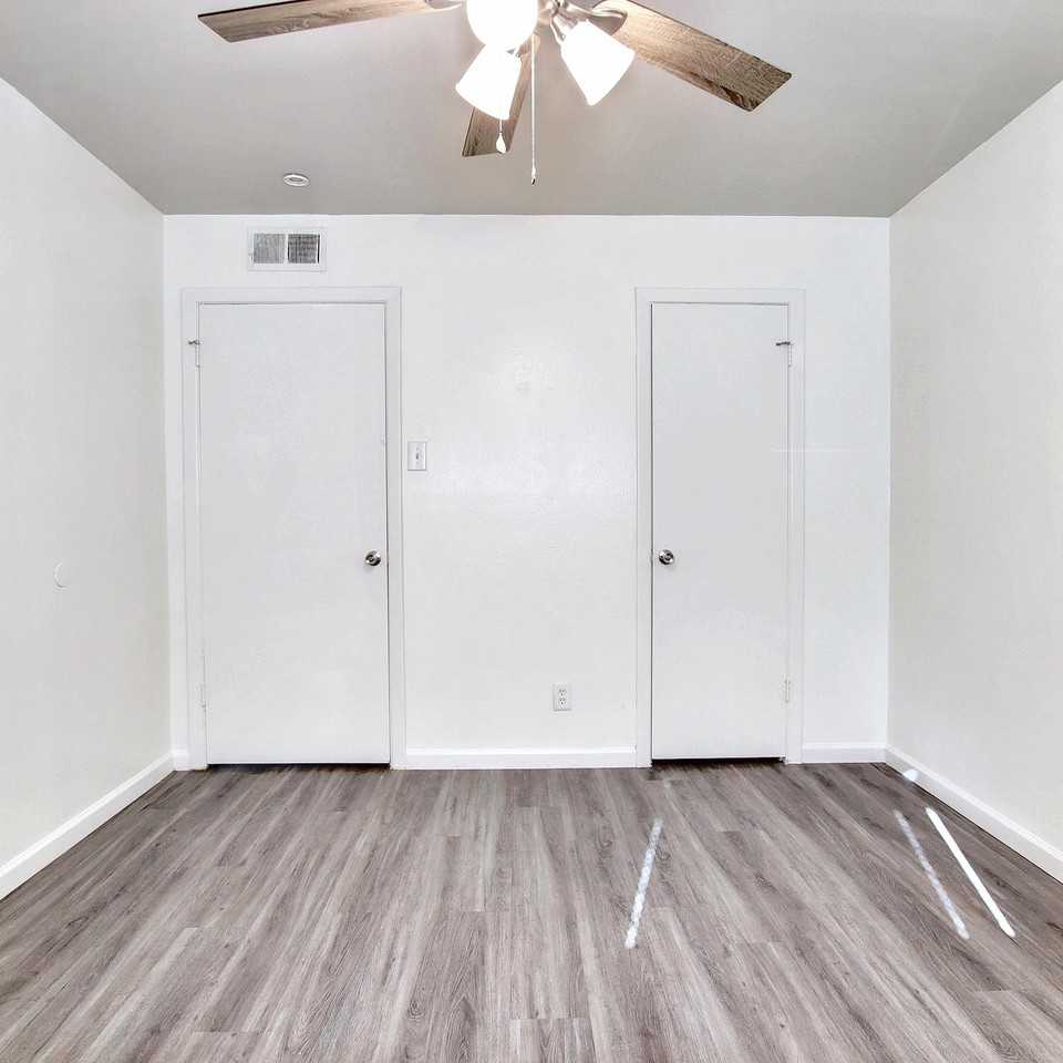 411 East Polk Street - Photo 6 of 38