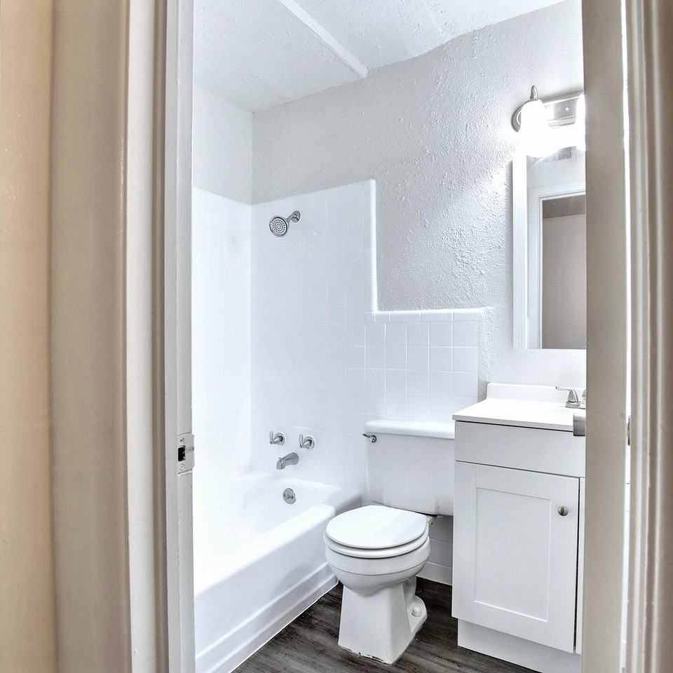 411 East Polk Street - Photo 7 of 38