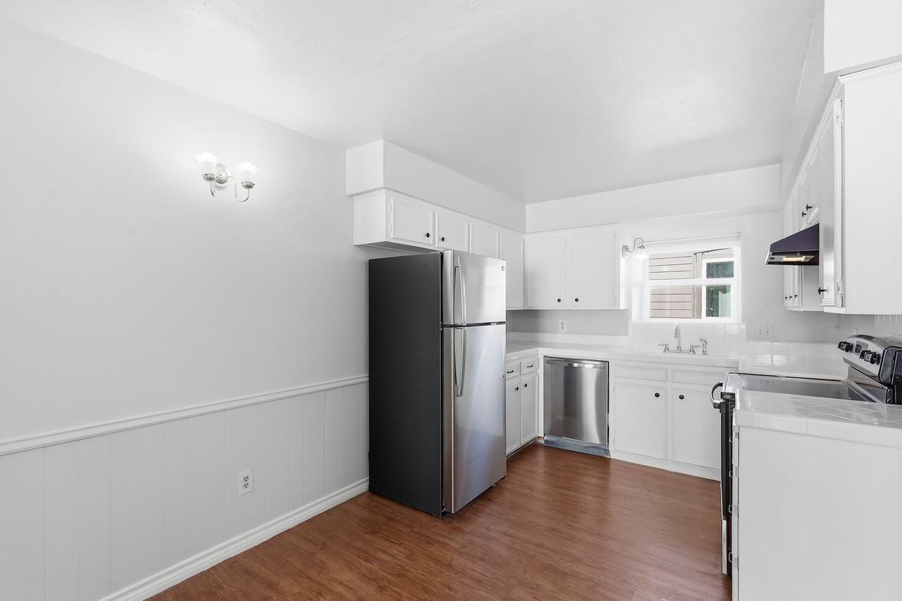 225 Bryan Street - Photo 2 of 19