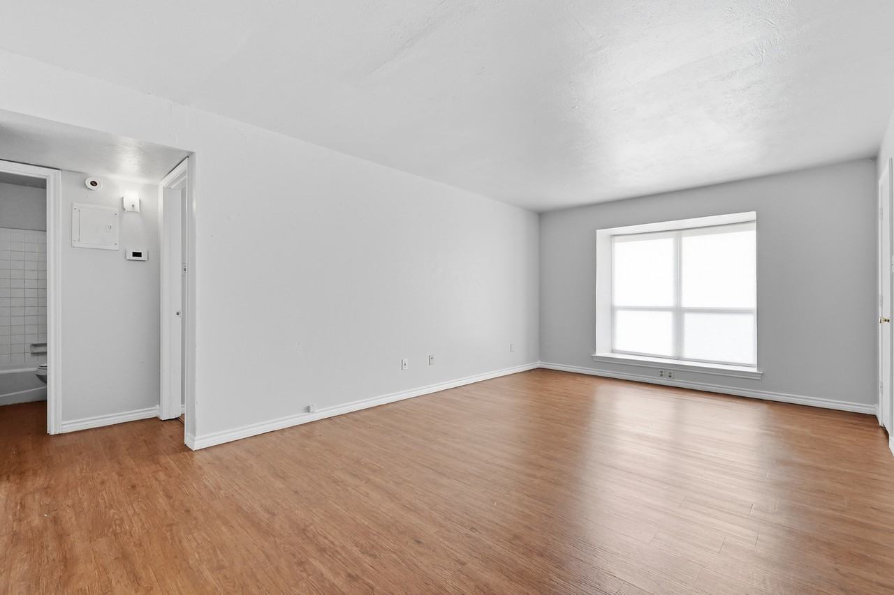 225 Bryan Street - Photo 5 of 19