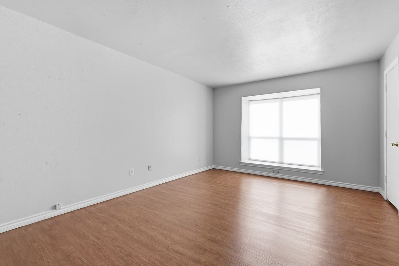 225 Bryan Street - Photo 6 of 19