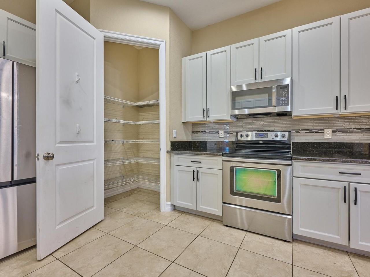 7593 Nw 113th Ave - Photo 2 of 50