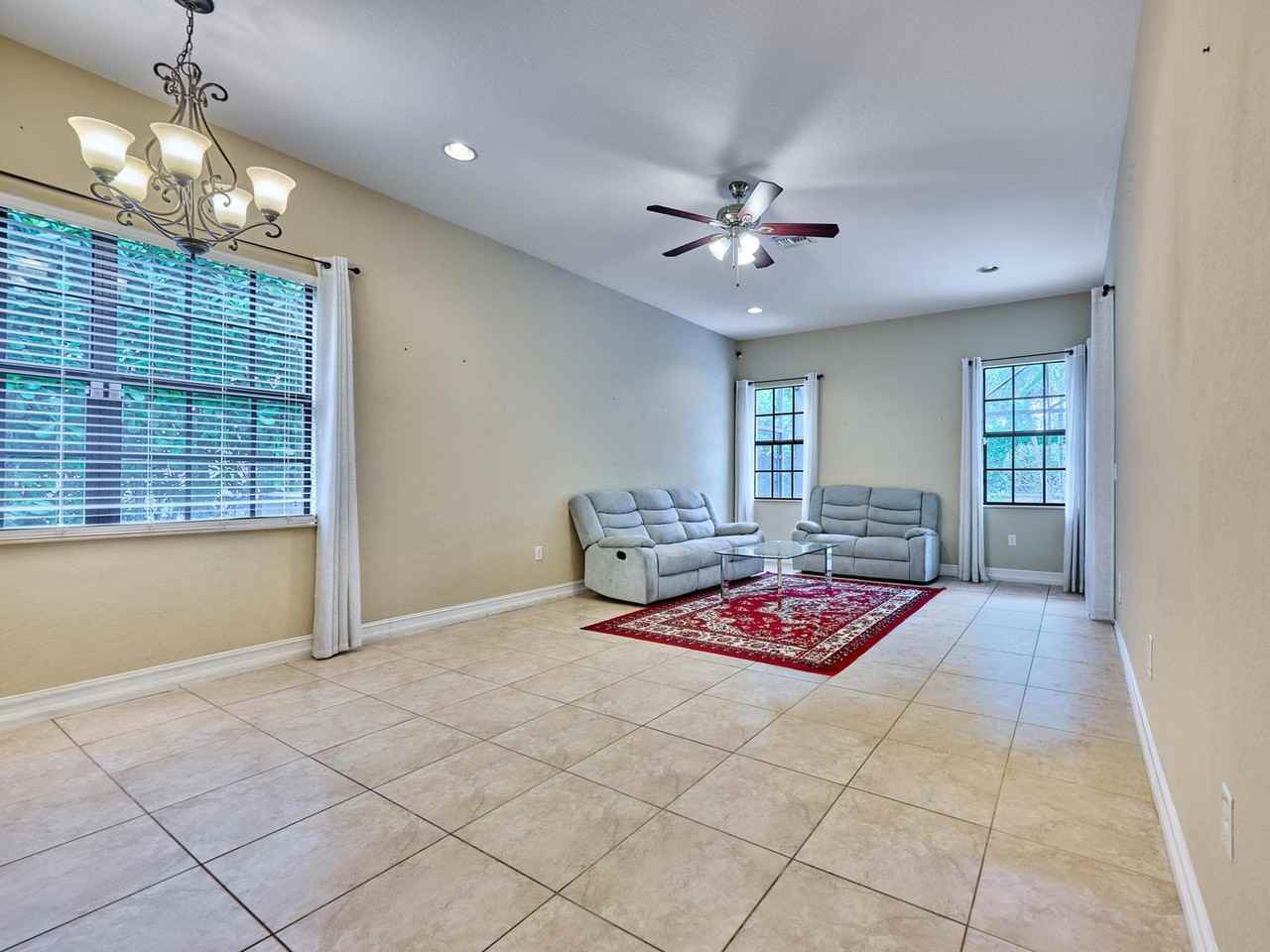 7593 Nw 113th Ave - Photo 3 of 50