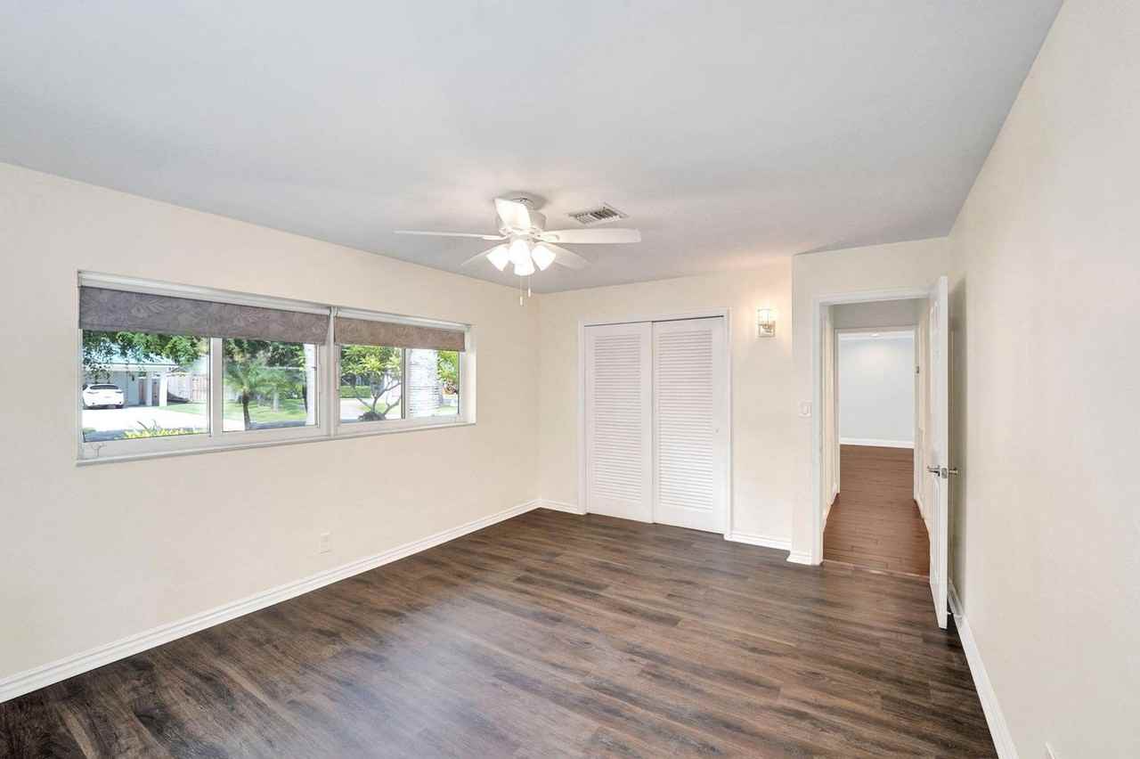 5404 Ne 22nd Ave - Photo 5 of 33