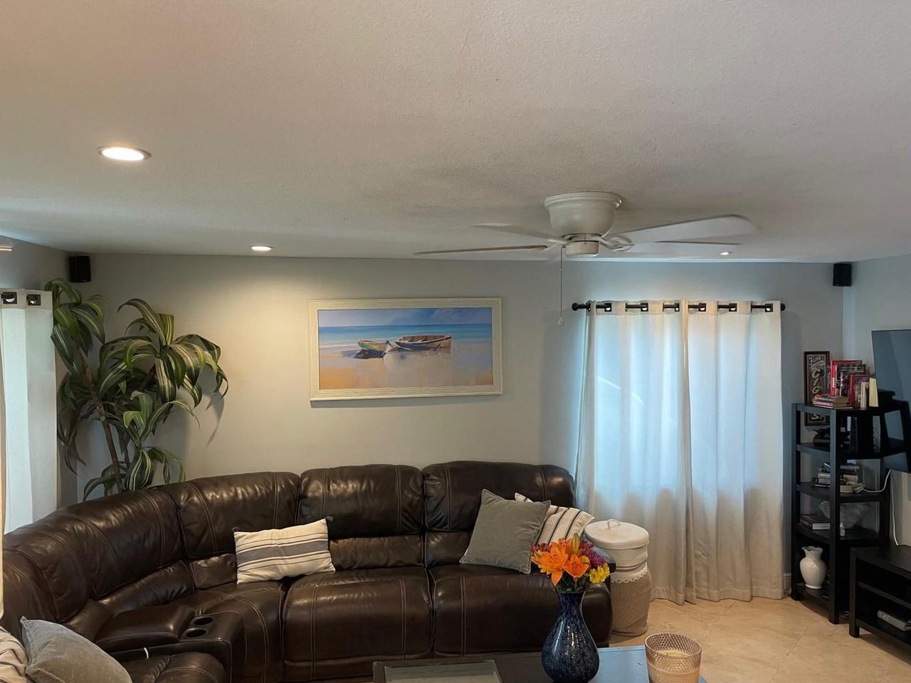 4670 Nw 113th Ave - Photo 2 of 11